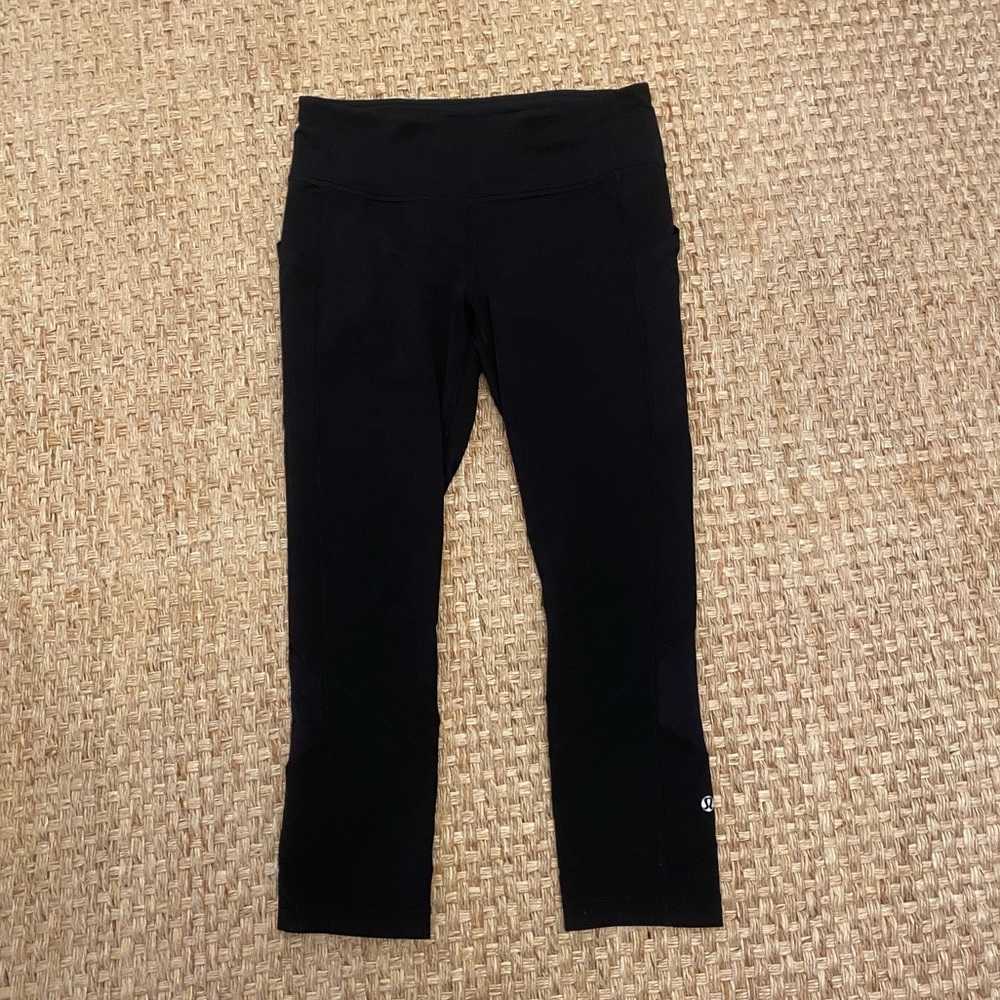 Lululemon mid-calf black leggings